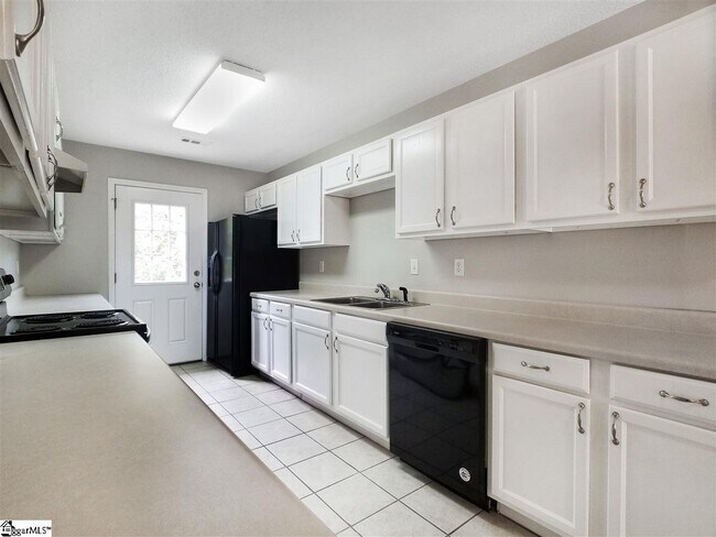 Building Photo - 915 Black Snake Rd