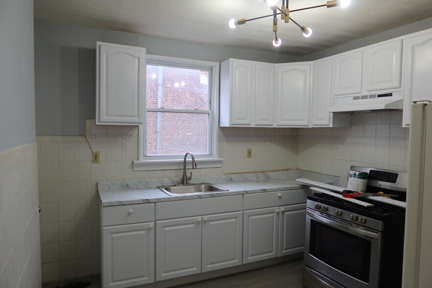 Building Photo - 195 Myrtle Ave