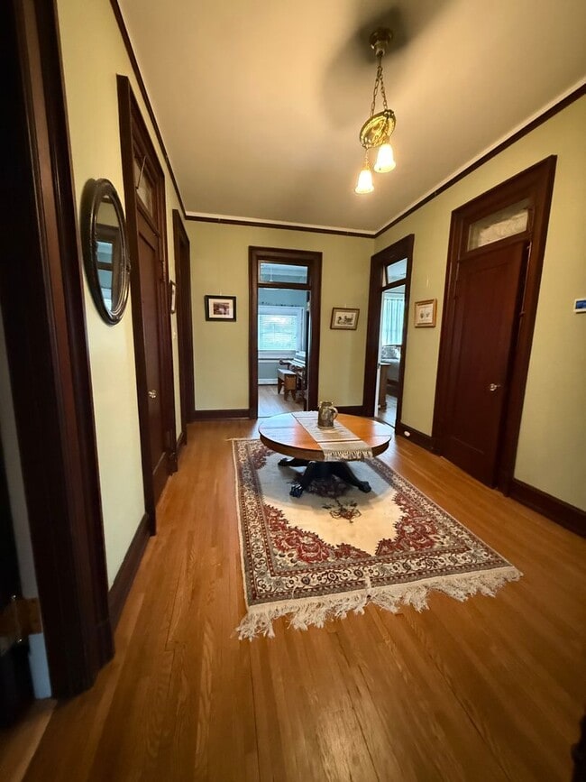 Building Photo - 2021 Rivermont Ave