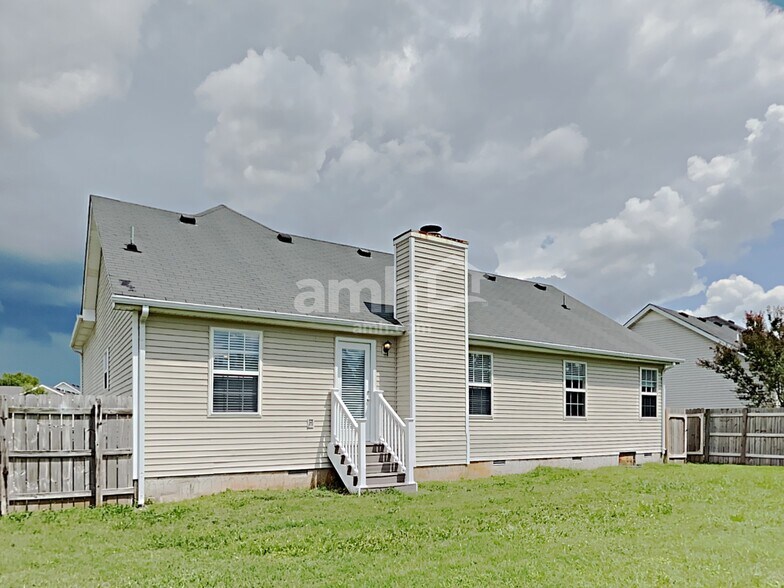 Building Photo - 1543 St Andrews Dr