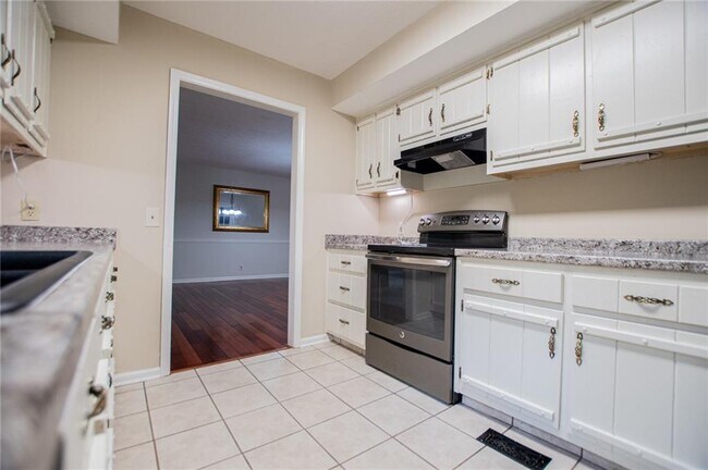 Building Photo - 1499 Stonington Ct