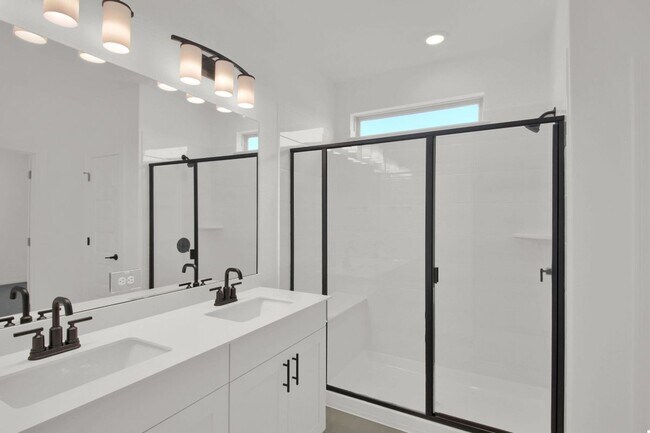 Building Photo - 2725 Woodall Dr