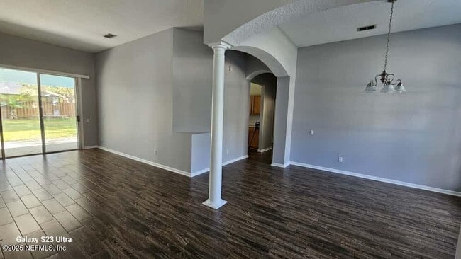 Building Photo - 709 Muskogee Ln