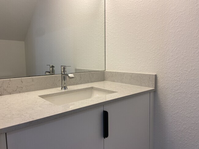 Building Photo - 401 Bella Sol Way