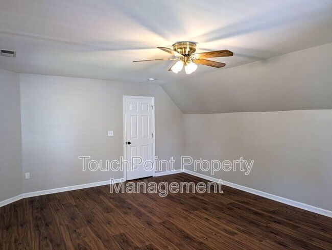 Building Photo - 9935 Redbud Tree Ct