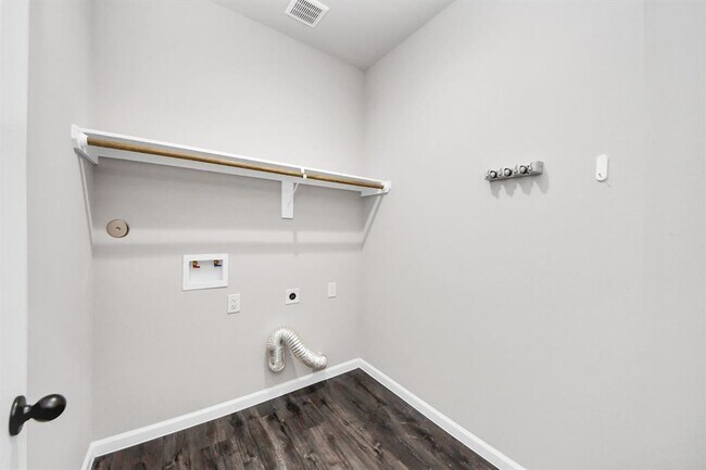 Building Photo - 314 Carlos Leal Dr