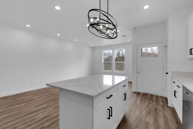 Building Photo - 106 Runnels St