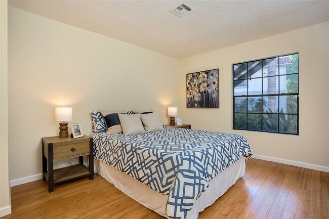 Building Photo - Upgraded Rancho Penasquitos 2 Bedroom at T...