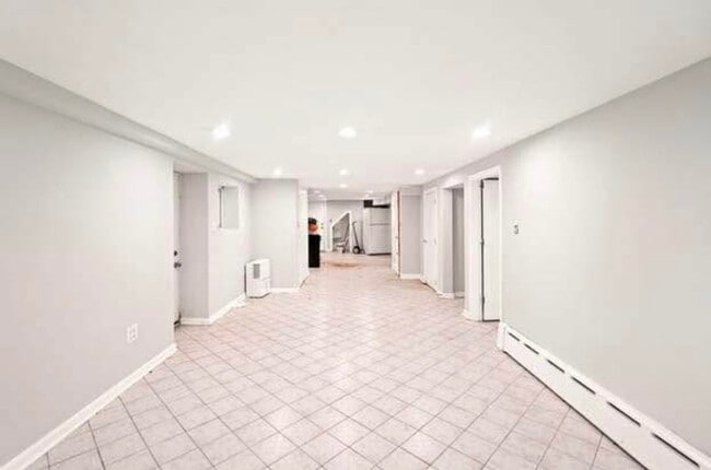 Building Photo - 6918 S Talman Ave