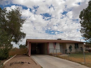 Building Photo - Charming 3 Bed, 2 Bath