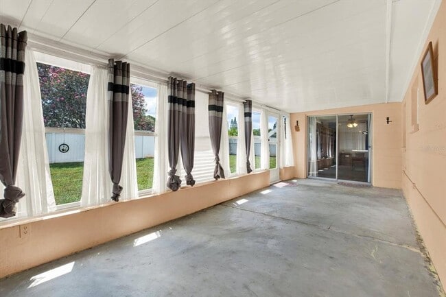 Building Photo - 1446 Normandy Blvd