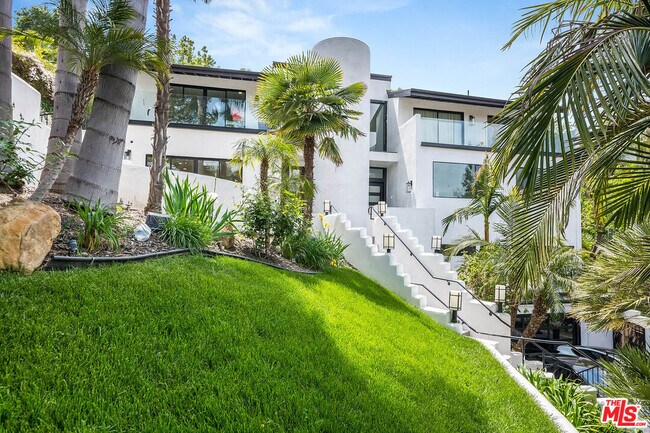 Building Photo - 4961 Marmol Dr