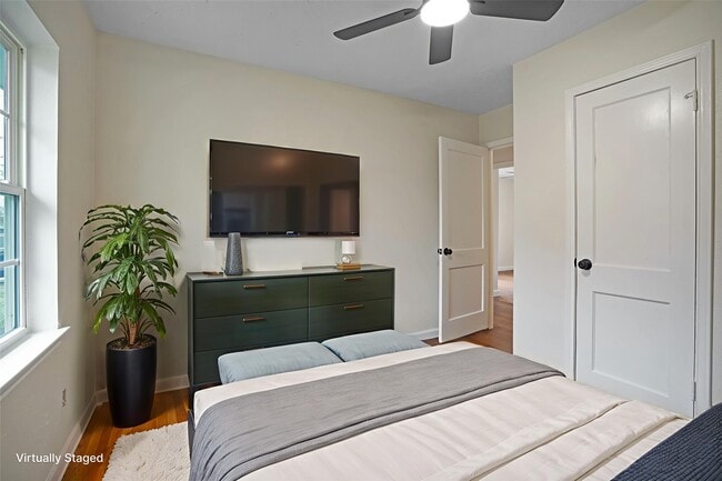 Building Photo - 5946 Beldart St