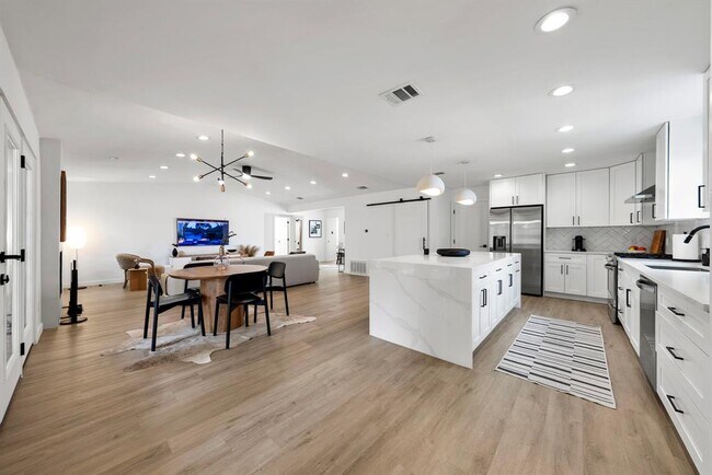 Building Photo - 510 Meadow Lea Dr