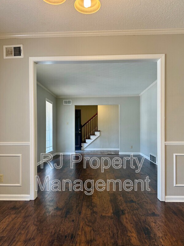 Building Photo - 3086 Estes St