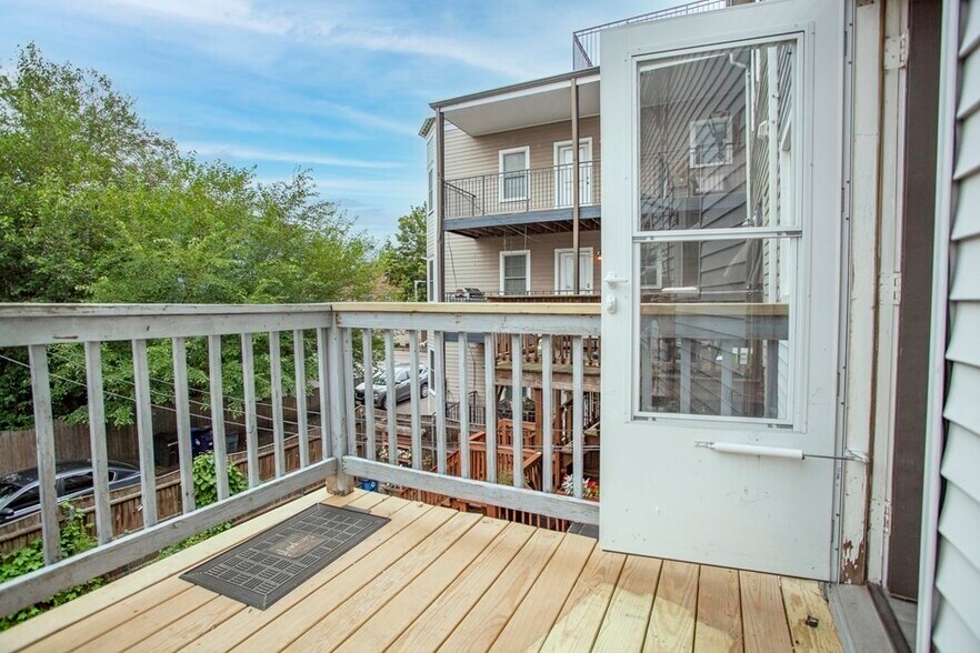 Primary Photo - 140 D St