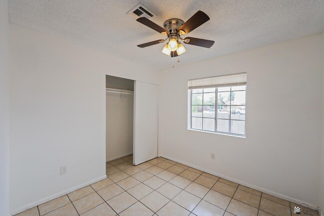 Building Photo - 604 Yucca St