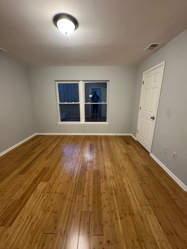 Building Photo - 742 S 15th St