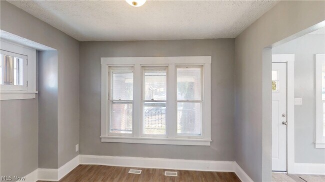 Building Photo - 55 Poland Ave