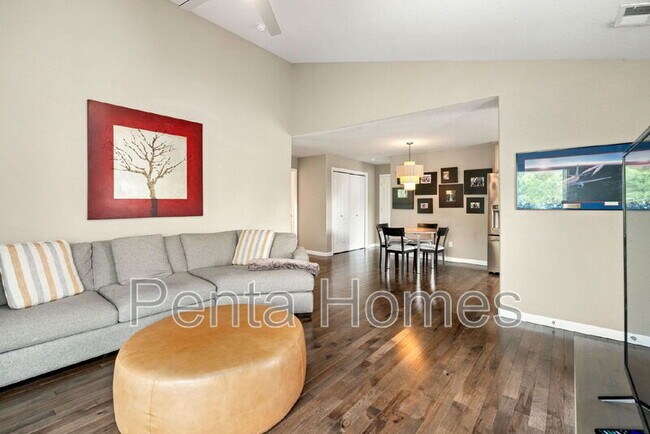 Building Photo - 4635 Hahns Peak Dr