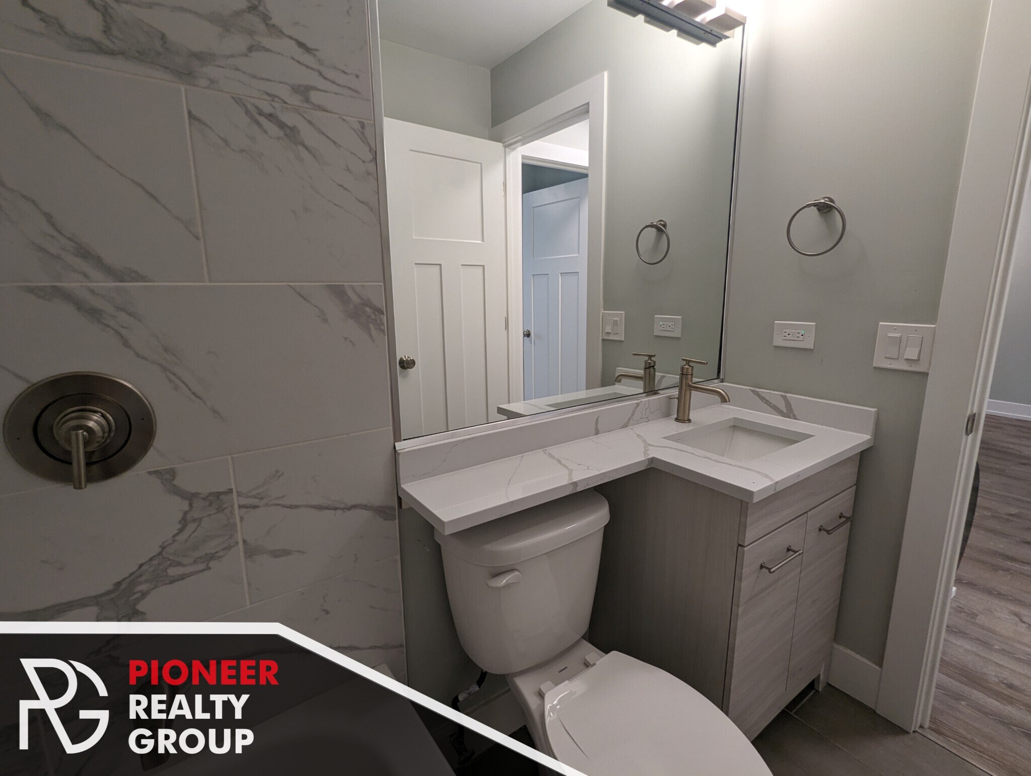 Building Photo - 503 W Barry Ave