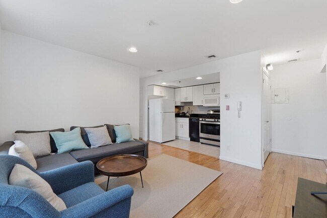 Building Photo - 457 2nd St