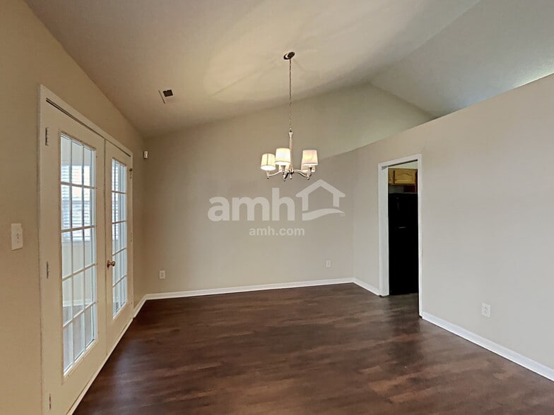 Building Photo - 2922 Cripple Creek Ct