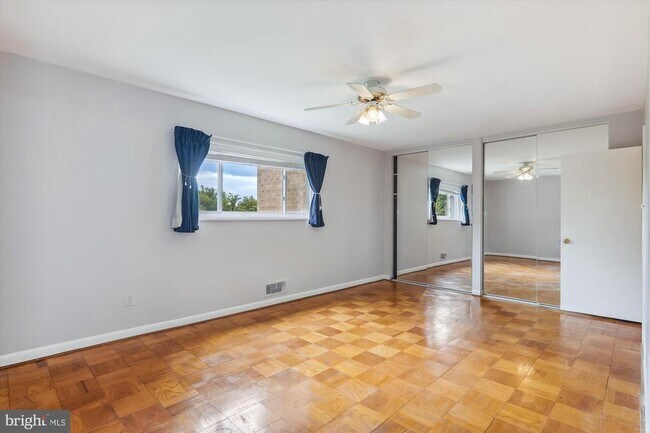 Building Photo - 10631 Montrose Ave