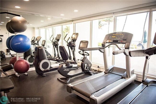 Building Photo - 3000 S Ocean Blvd