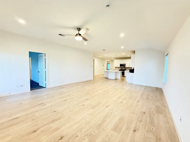 Building Photo - 31611 Farlam Farms Trl