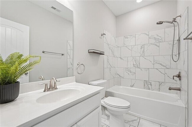 Building Photo - 741 Topsail Ln