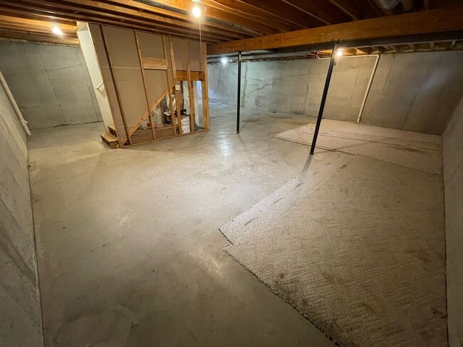 Building Photo - 3914 Stone Hollow Dr