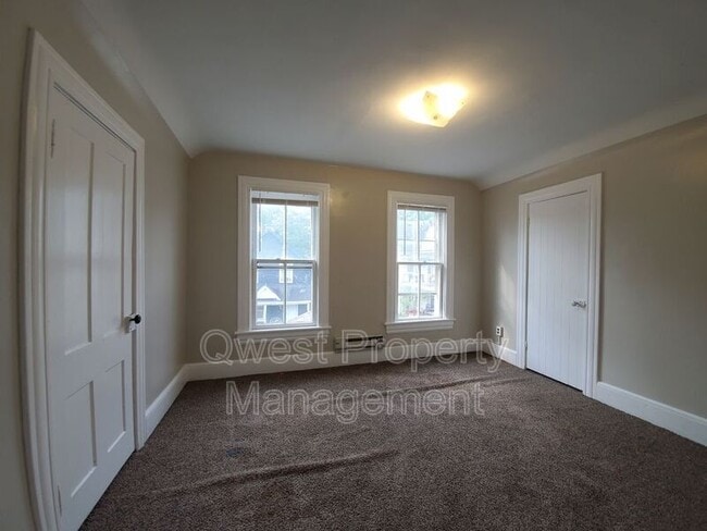 Building Photo - 845 Nagold St NW