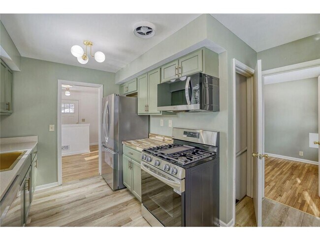 Building Photo - 6300 Quebec Ave N