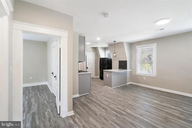 Building Photo - 3408 W Forest Park Ave