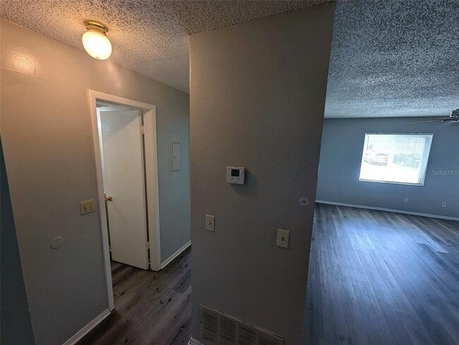 Building Photo - 228 Thorntree Pl