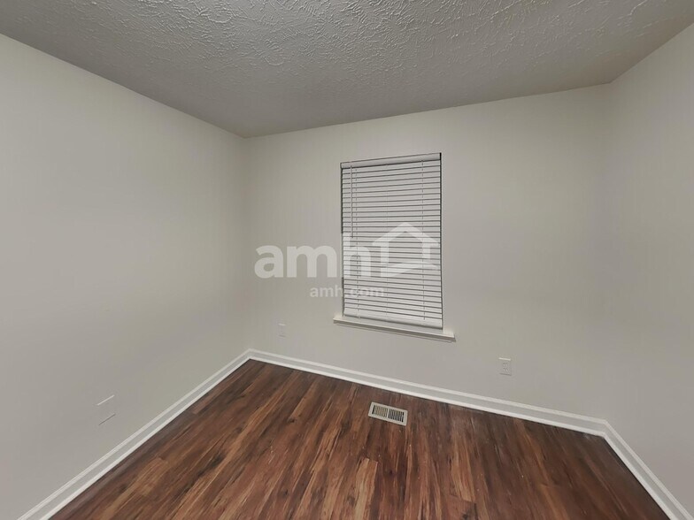 Building Photo - 2219 Brick Way