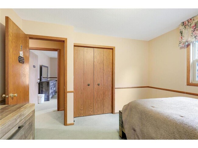 Building Photo - 11333 Welcome Ave N