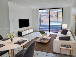 Building Photo - 9678 Fontainebleau Blvd