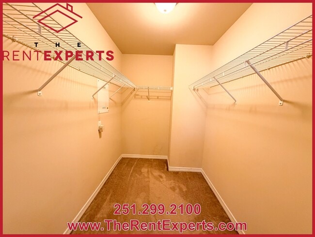 Building Photo - 9638 Estate Dr