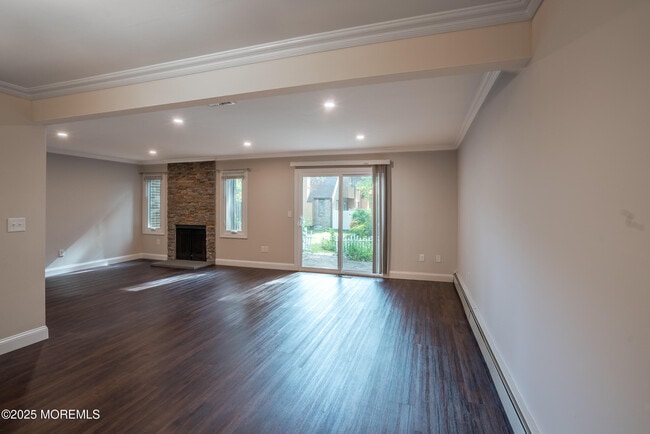 Primary Photo - 904 Schooner Dr