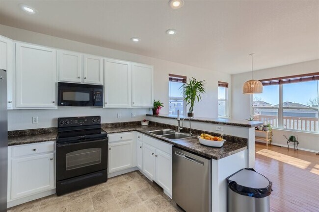Building Photo - 7767 Orange Sunset Dr