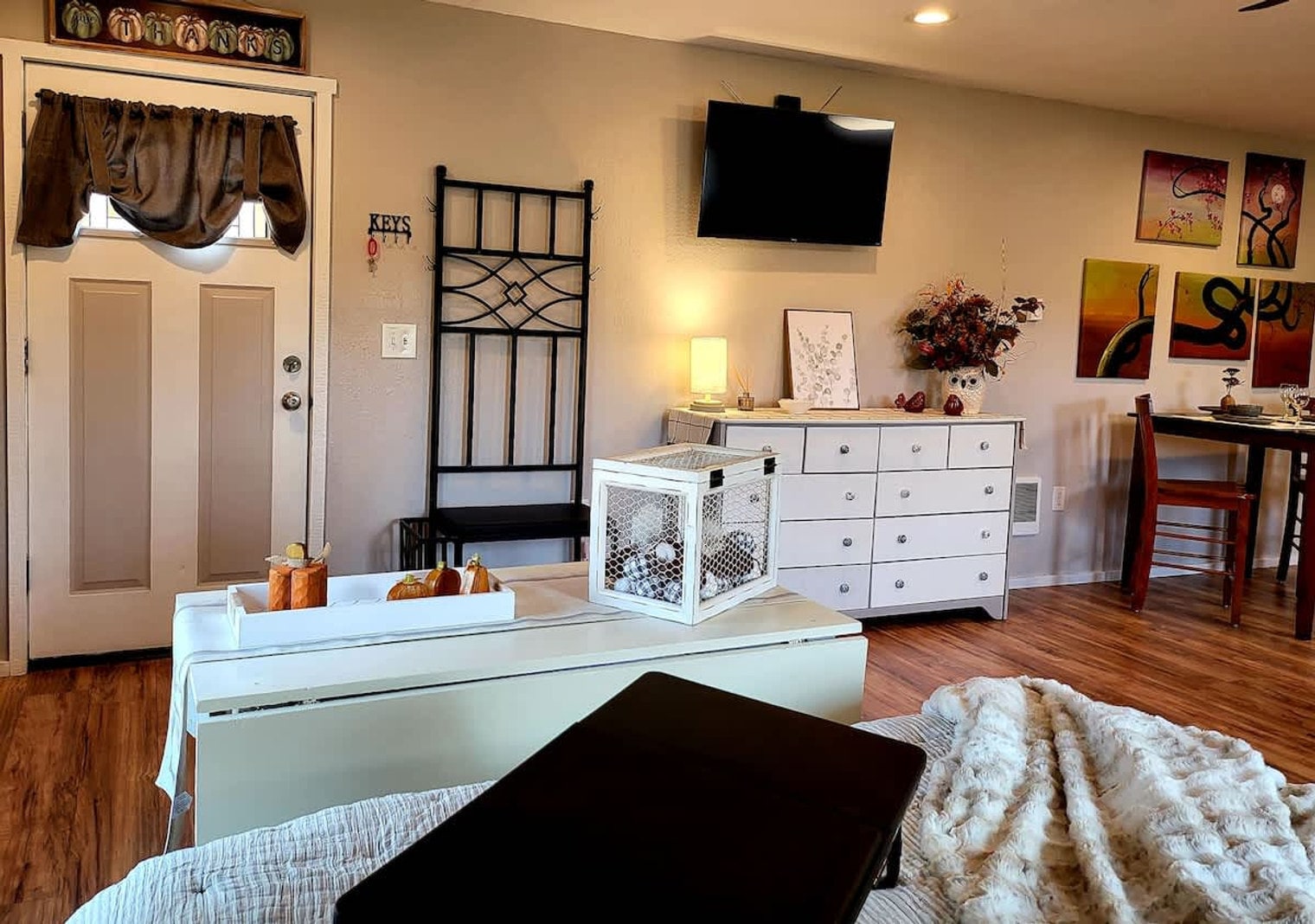 Building Photo - 6820 1/2 North Montana Avenue-SI ID1492821P