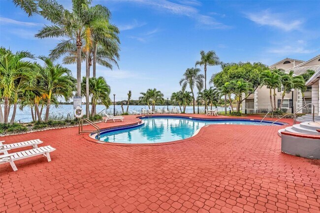 Building Photo - 2851 N Oakland Forest Dr