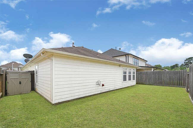 Building Photo - 9825 Hyacinth Way