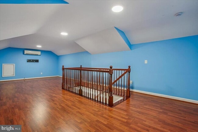 Building Photo - 7118 Vermillion Pl