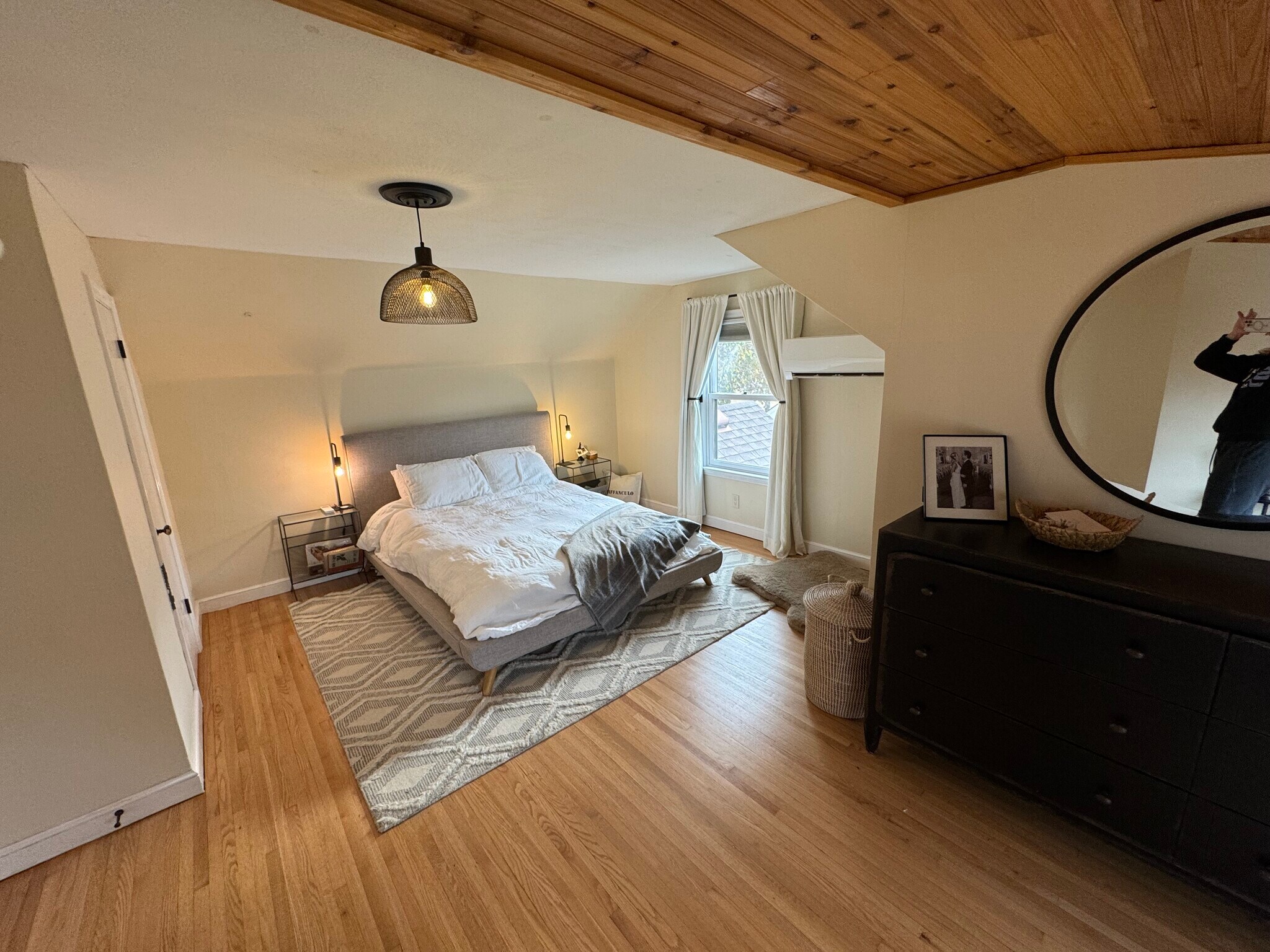 master bedroom - 3810 Huntington Ave