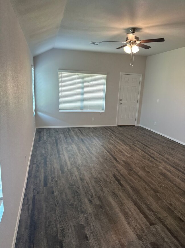 Building Photo - *Pre-leasing* NEW Three Bedroom | Two Bath...