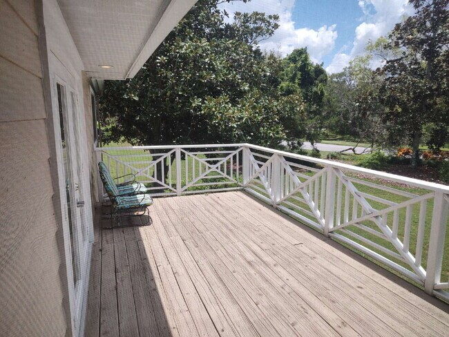 Building Photo - 997 Spinnaker Ct