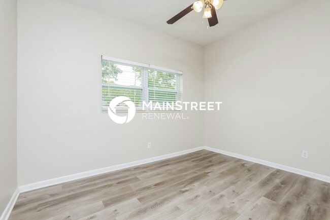Building Photo - 3 Bedroom Pet-Friendly Home in ORLANDO, FL with Main Street Renewal